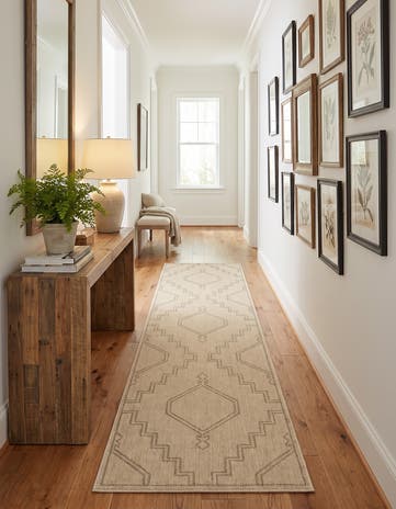2' 7 x 10' Contour Runner Rug
