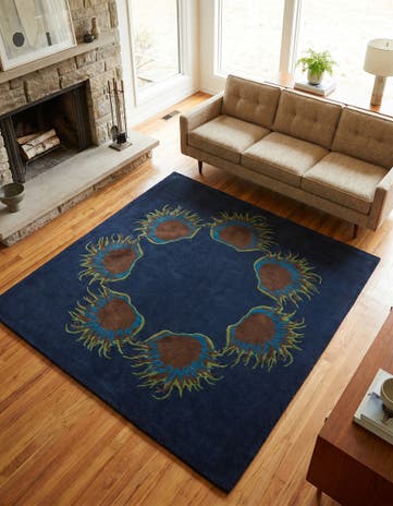 7' 6 x 7' 7 Luna Square Rug