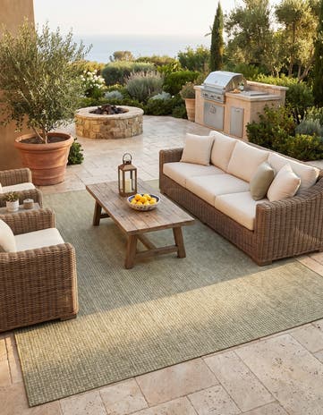 10' x 13' Easy-Clean Checkered Indoor / Outdoor Rug