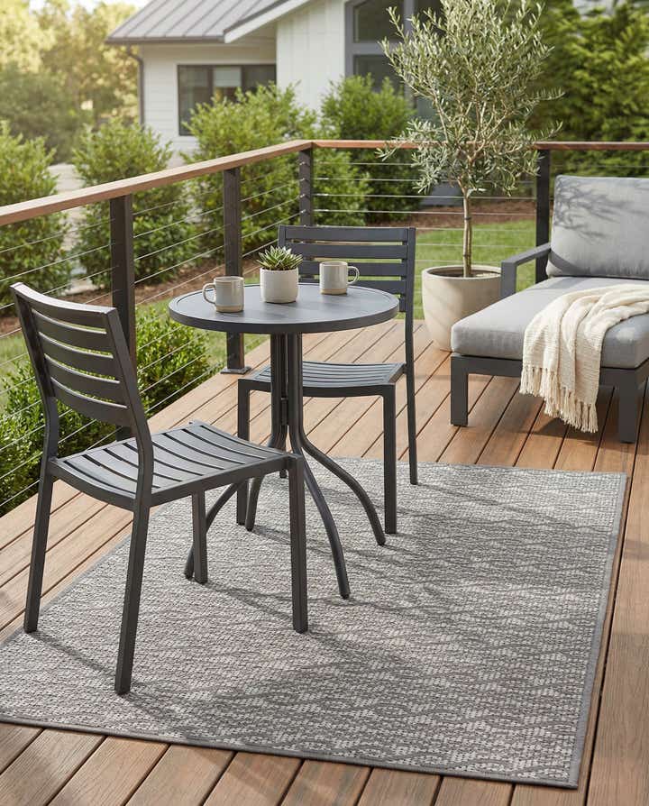 3' 3 x 5' Easy-Clean Modern Indoor / Outdoor Rug