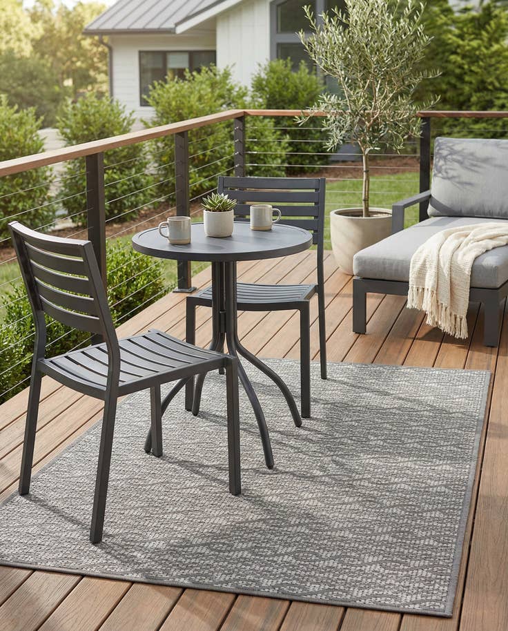 Detail image of 3' 3 x 5' Easy-Clean Modern Indoor / Outdoor Rug