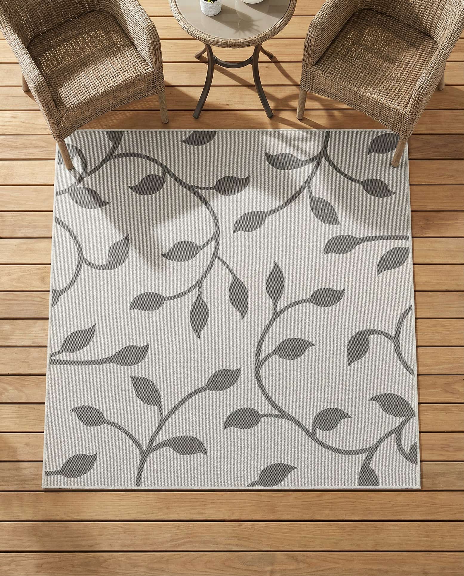 6' x 6' Easy-Clean Botanical Indoor / Outdoor Square Rug
