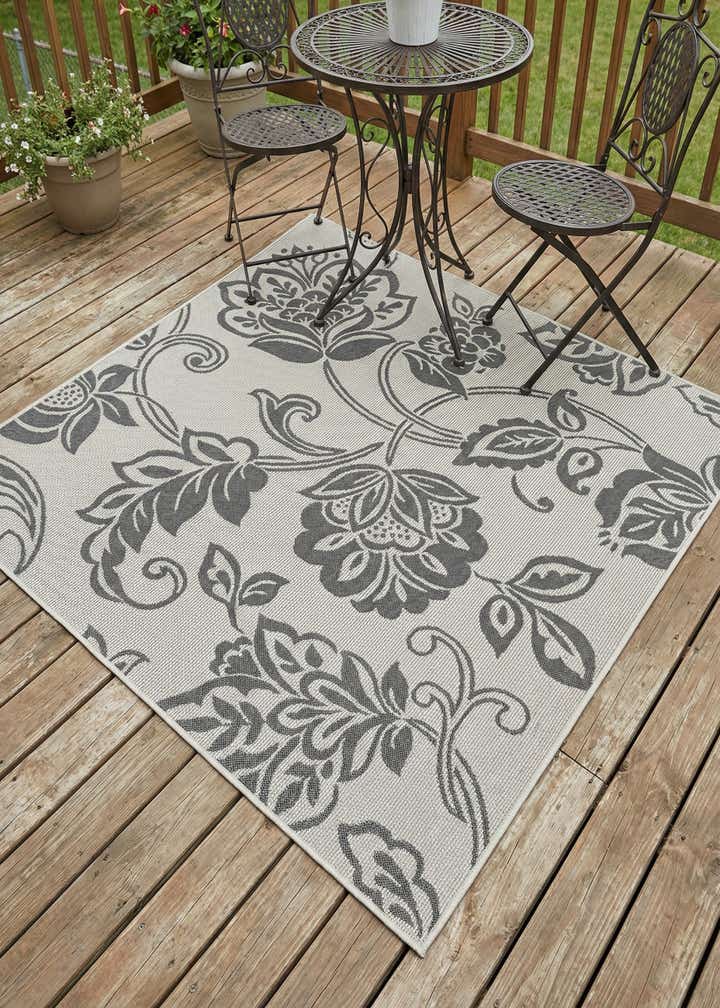 6' x 6' Easy-Clean Botanical Indoor / Outdoor Square Rug