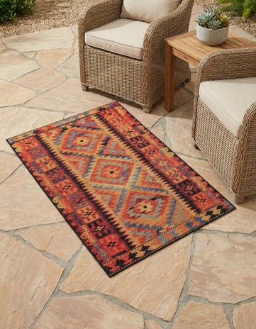 3' 3 x 5' 3 Easy-Clean Tribal Indoor / Outdoor Rug