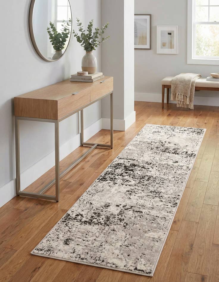 Detail image of 2' x 8' Leipzig Runner Rug