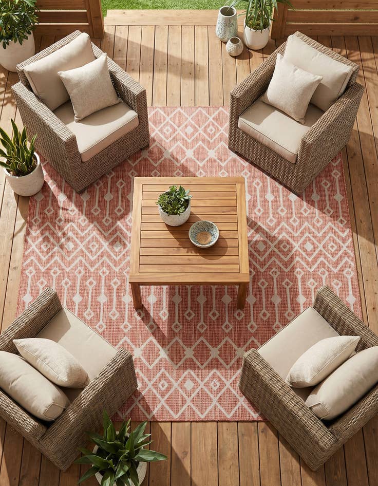 Detail image of 7' 10 x 7' 10 Washable Lattice Indoor / Outdoor Square Rug