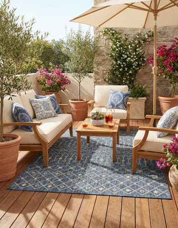 5' 3 x 8' Easy-Clean Lattice Indoor / Outdoor Rug