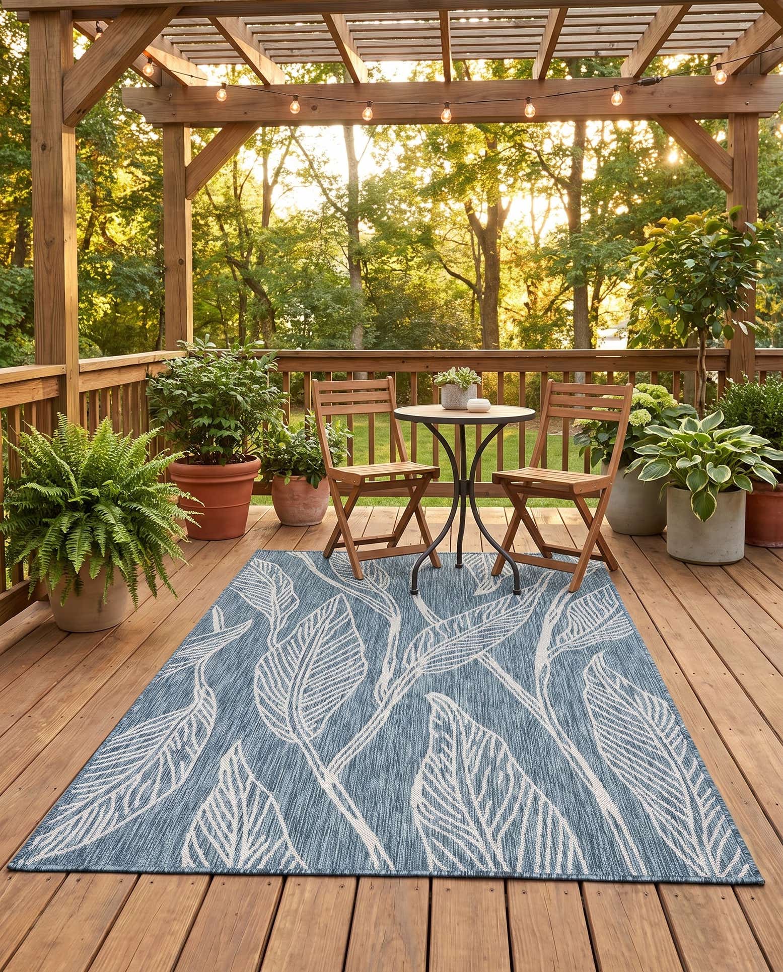 4' x 6' Easy-Clean Botanical Indoor / Outdoor Rug