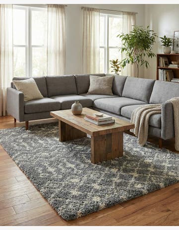 5' 3 x 8' Moroccan Trellis Shag Rug