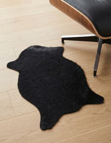 1' 8 x 2' 6 Cowhide Leather Rug