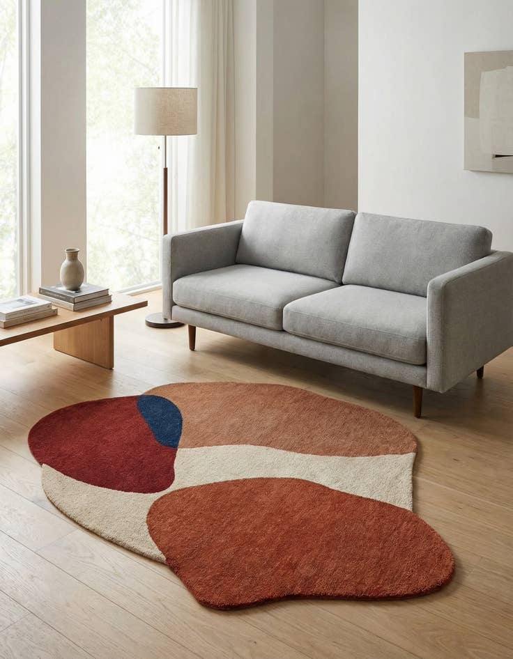 Detail image of 4' 1 x 6' 1 Handtufted Wool Freeform Rug