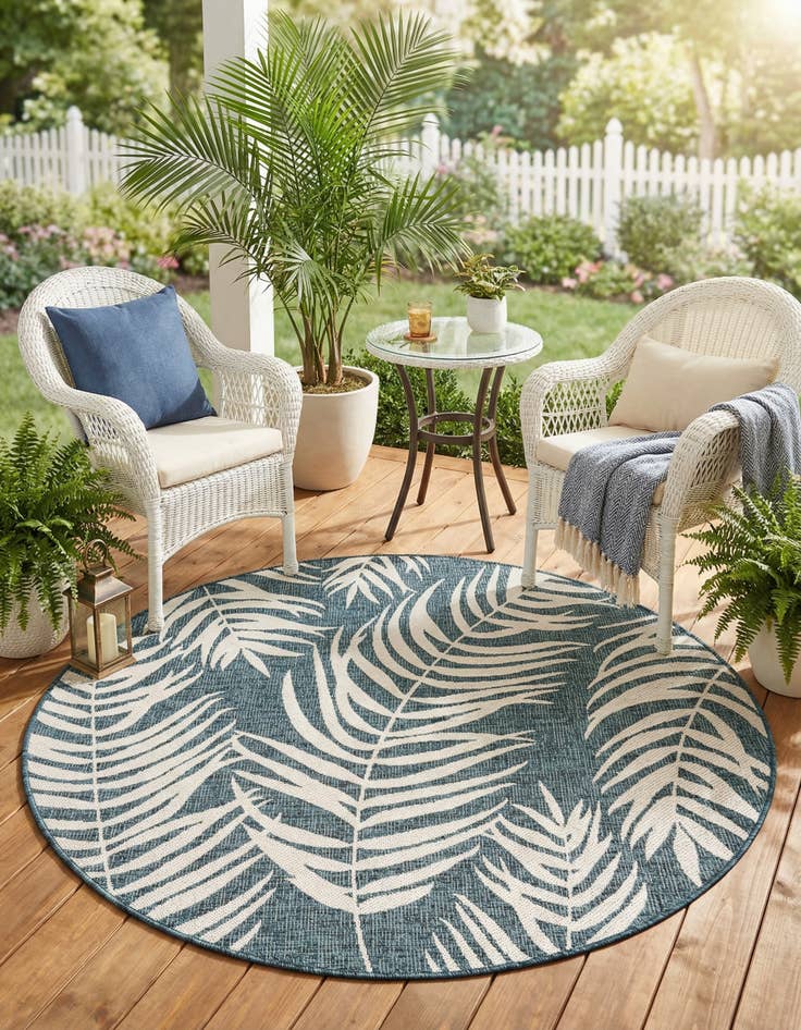 Detail image of 5' 3 x 5' 3 Washable Botanical Indoor / Outdoor Round Rug