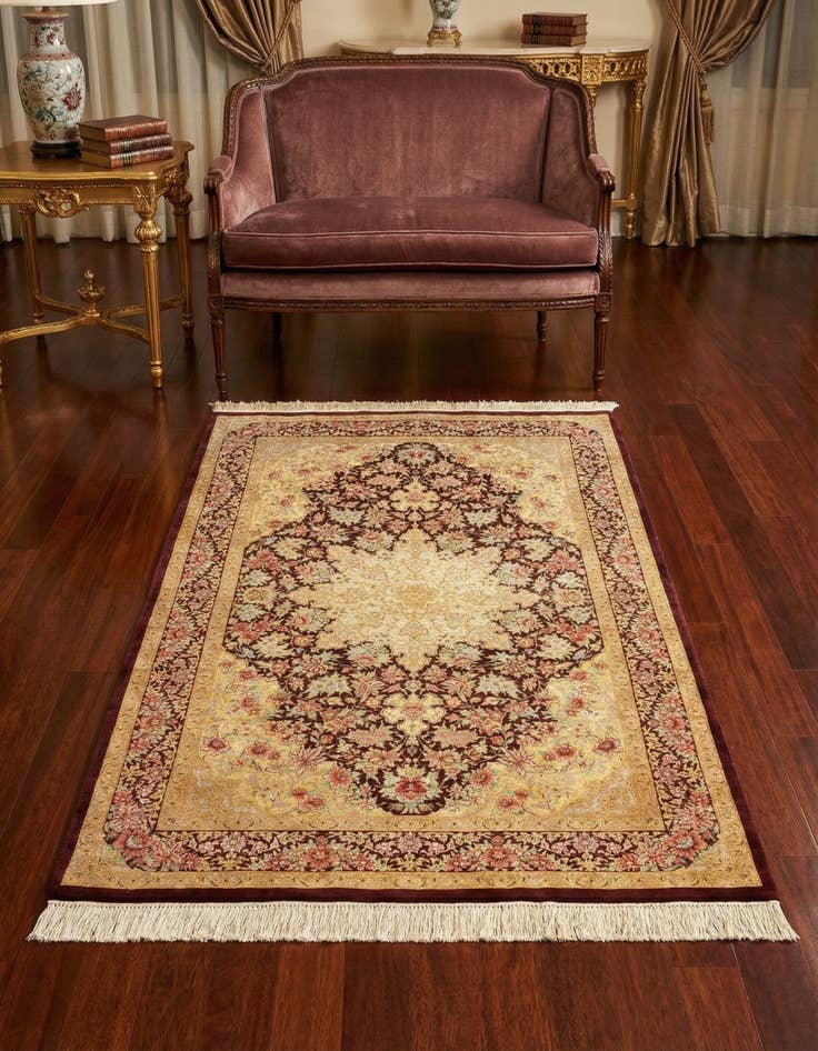 Detail image of 3' 4 x 5' 3 Ghom Silk Rug