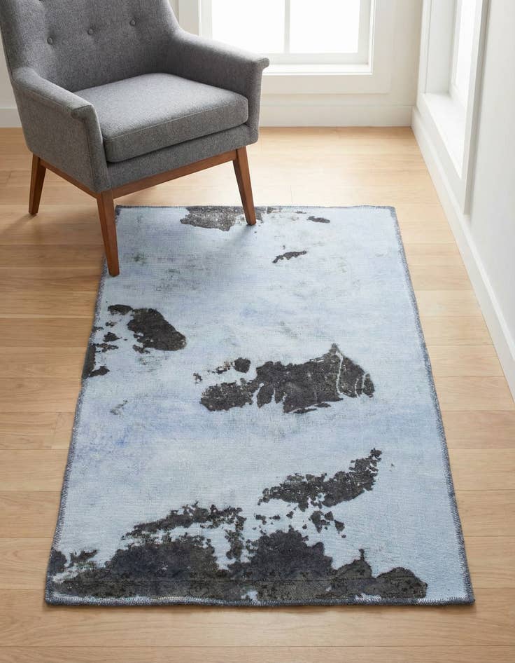 Detail image of 2' 9 x 4' 10 Hand Knotted Ultra Vintage Persian Wool Rug