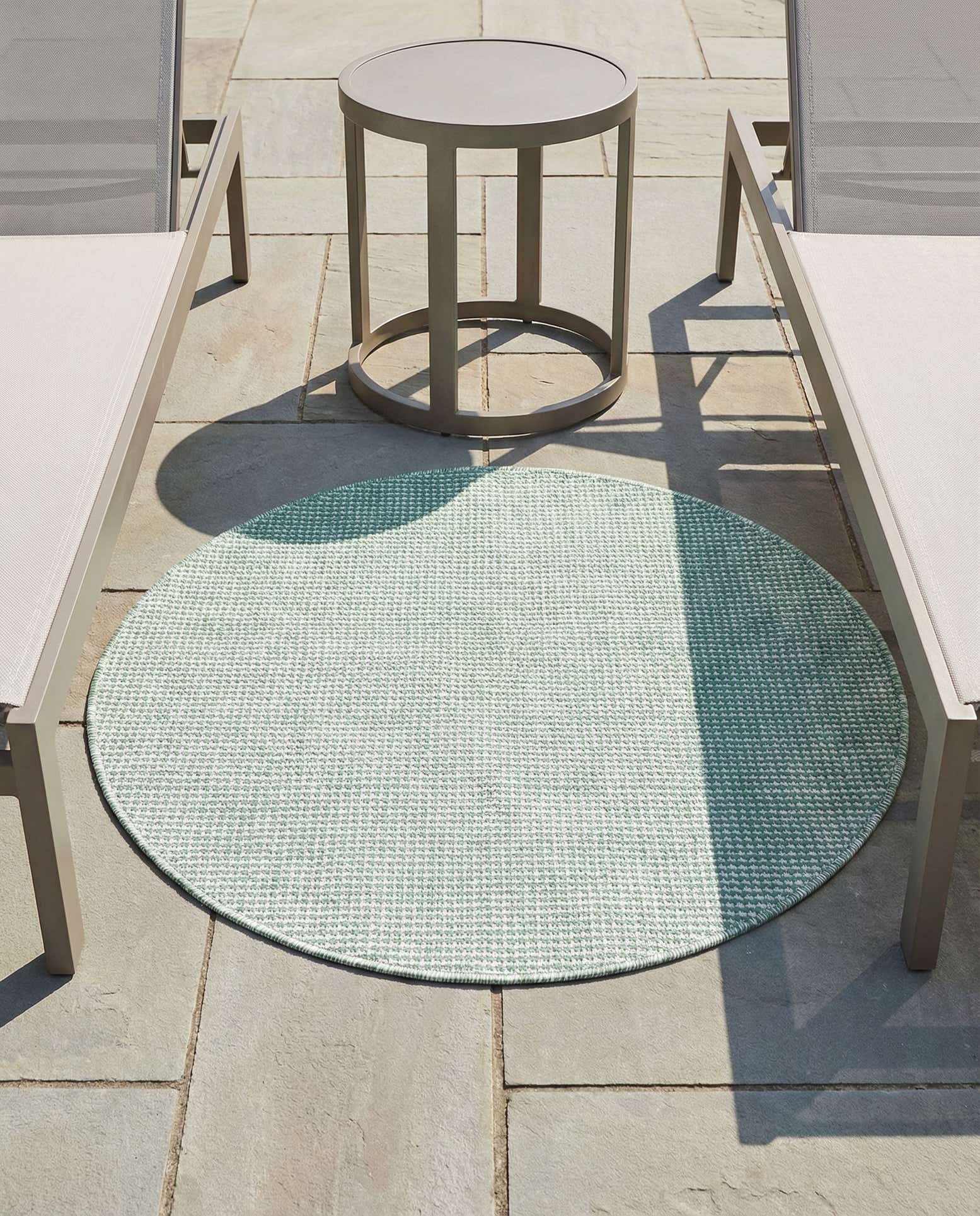 3' 3 x 3' 3 Easy-Clean Jill Zarin Palm Springs Indoor / Outdoor Round Rug