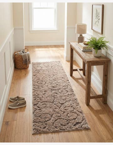 2' x 6' 7 Floral Shag Runner Rug