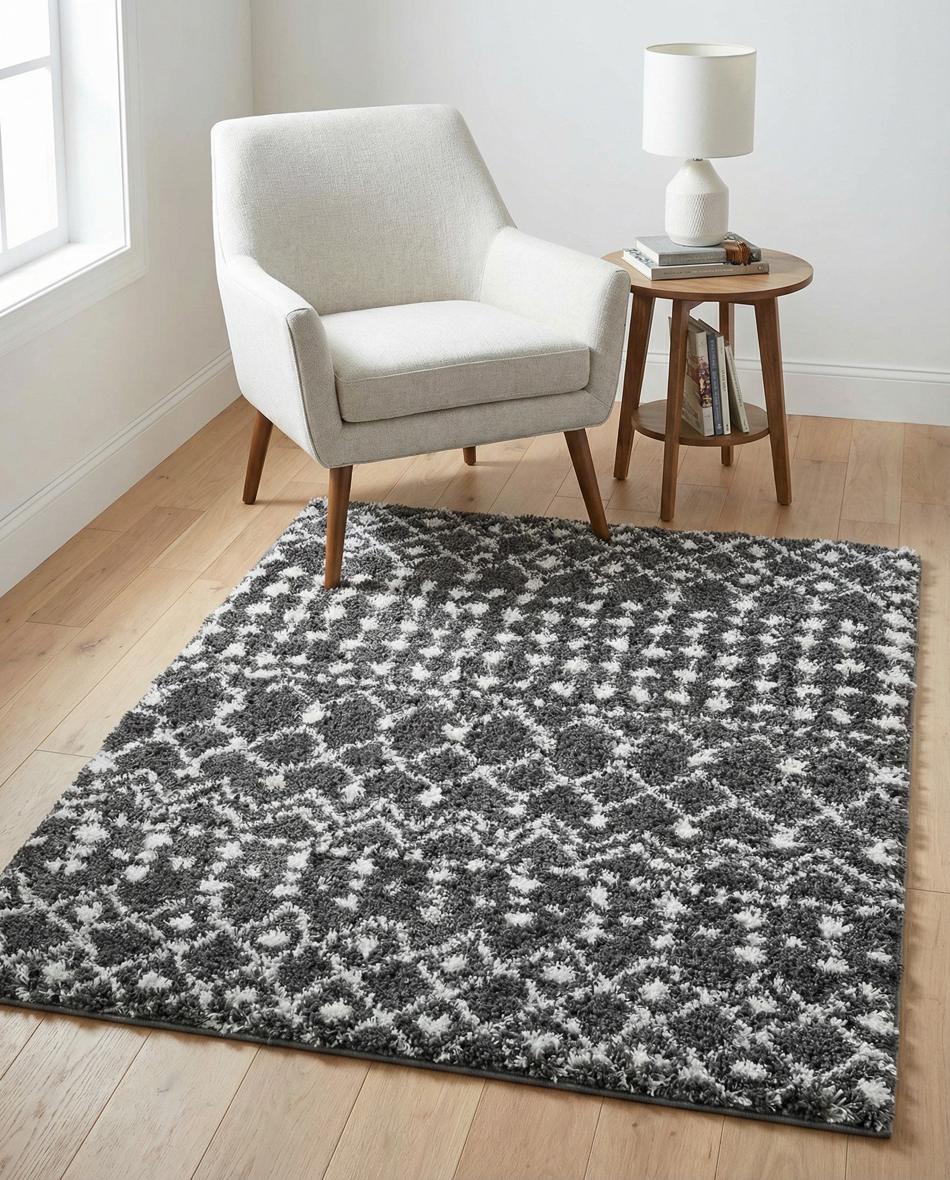 4' x 4' 9 Moroccan Trellis Shag Square Rug