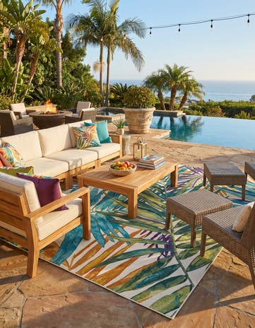 7' 10 x 11' Easy-Clean Botanical Indoor / Outdoor Rug