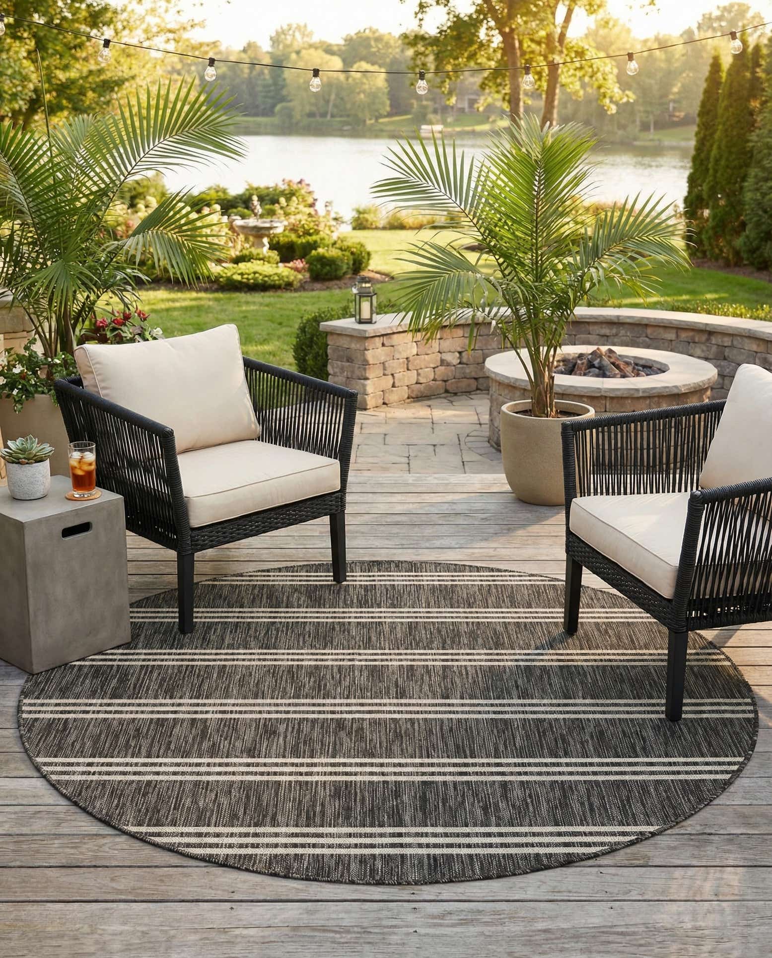 6' x 6' Easy-Clean Jill Zarin Anguilla Indoor / Outdoor Round Rug