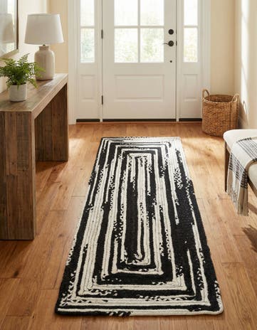 2' 7 x 6' 1 Handmade Braided Chindi Runner Rug