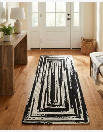 2' 7 x 6' 1 Handmade Braided Chindi Runner Rug
