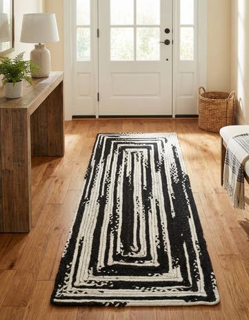 2' 7 x 6' 1 Handmade Braided Chindi Runner Rug