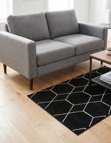 Black Lattice Frieze Rug