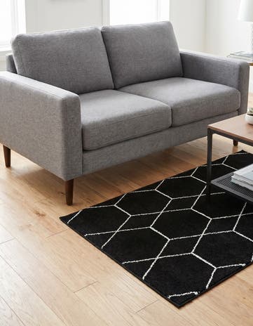 Black Lattice Frieze Rug