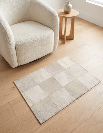 2' 1 x 3' 1 Cowhide Leather Rug