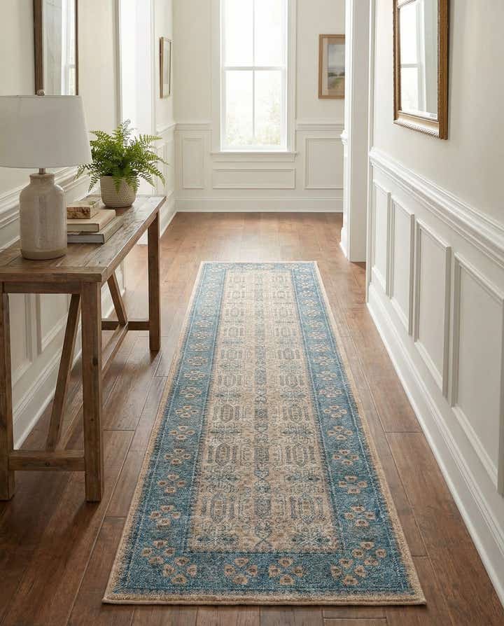 2' 7 x 10' Viola Runner Rug