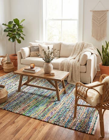 5' 1 x 8' Hand Woven Chindi Chevron Rug