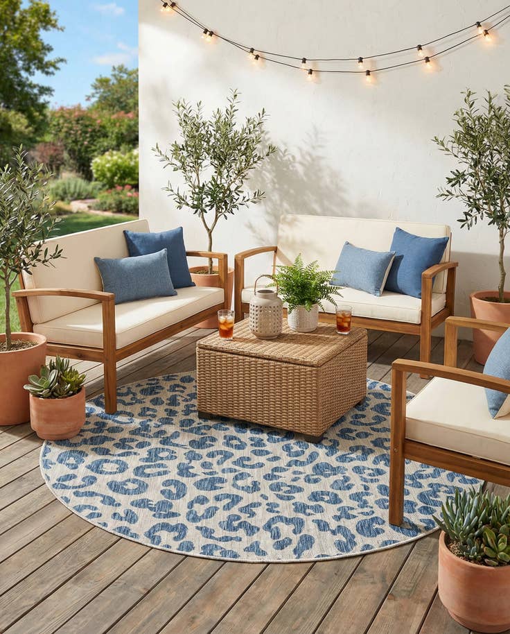 Detail image of 6' x 6' Easy-Clean Safari Indoor / Outdoor Round Rug