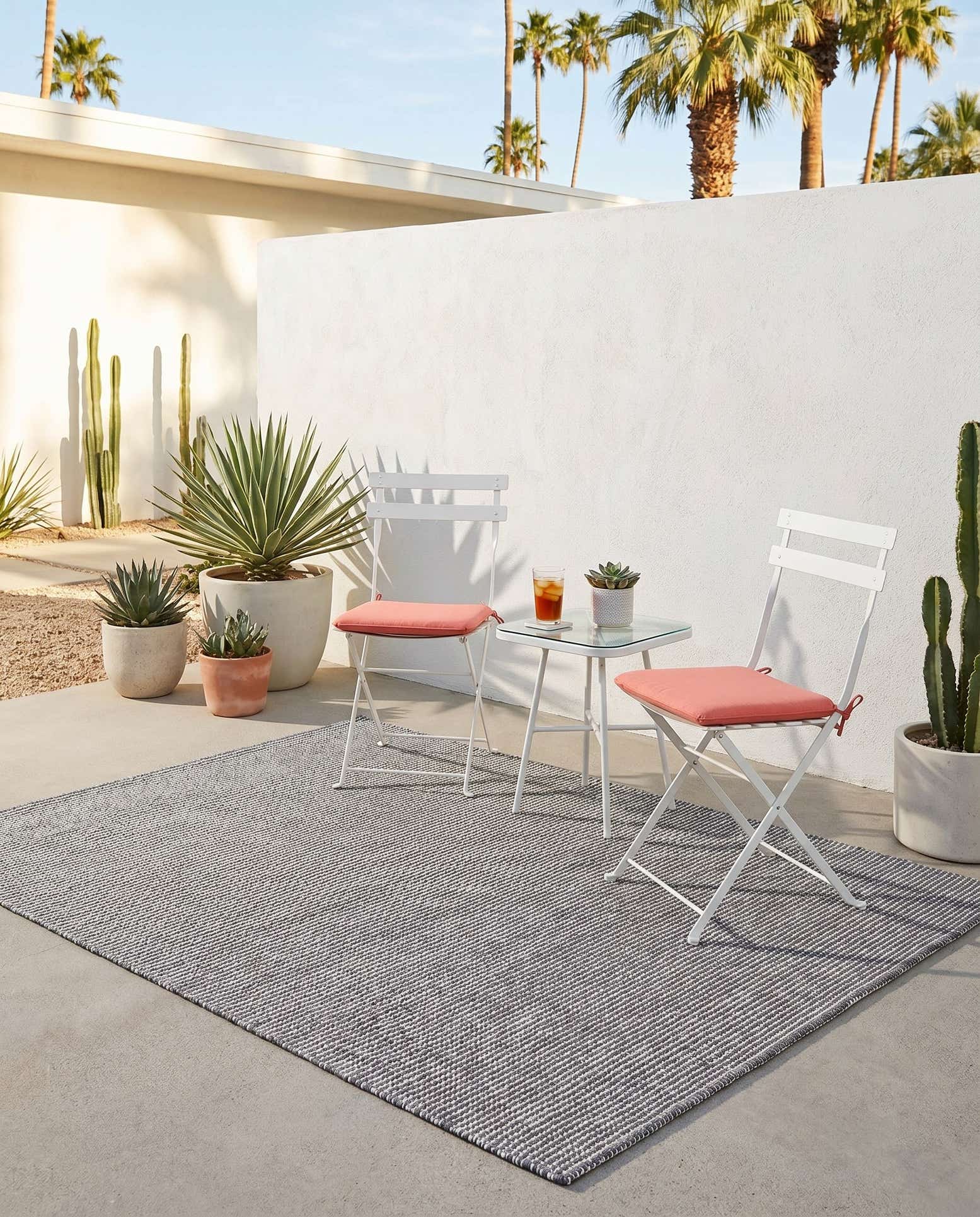 4' 1 x 6' 1 Easy-Clean Jill Zarin Palm Springs Indoor / Outdoor Rug