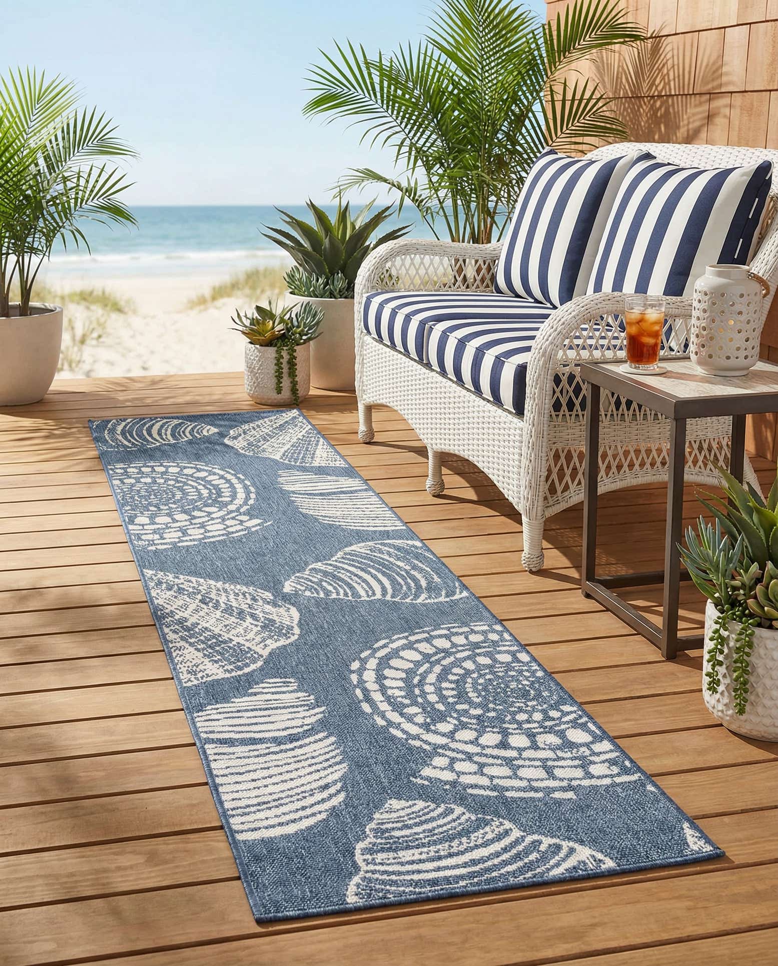2' x 8' Easy-Clean Coastal Indoor / Outdoor Runner Rug