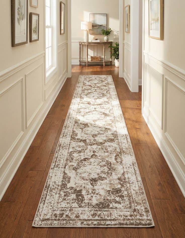 Detail image of 2' 7 x 18' Monaco Runner Rug