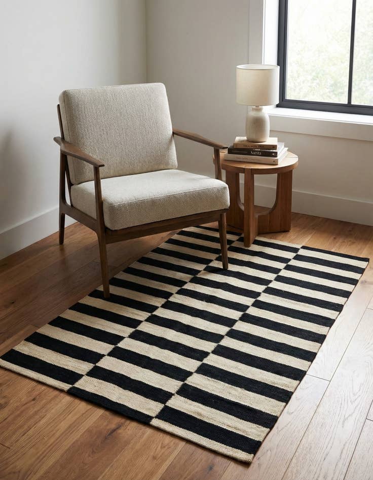 Detail image of 3' 4 x 4' 9 Hand Woven Kilim Modern Wool Rug