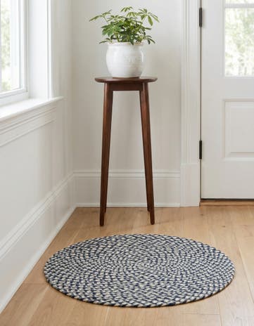 2' x 2' Handmade Tweed Braided Jute Round Rug