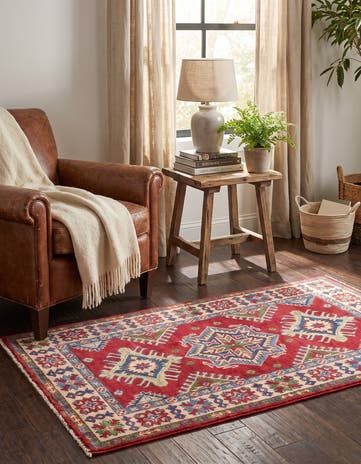 2' 7 x 4' 2 Hand Knotted Kazak Rug