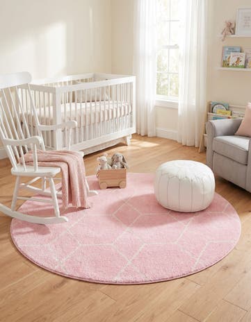 5' 3 x 5' 3 Lattice Frieze Round Rug