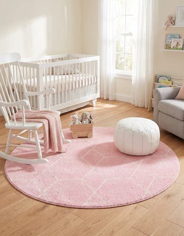 5' 3 x 5' 3 Lattice Frieze Round Rug