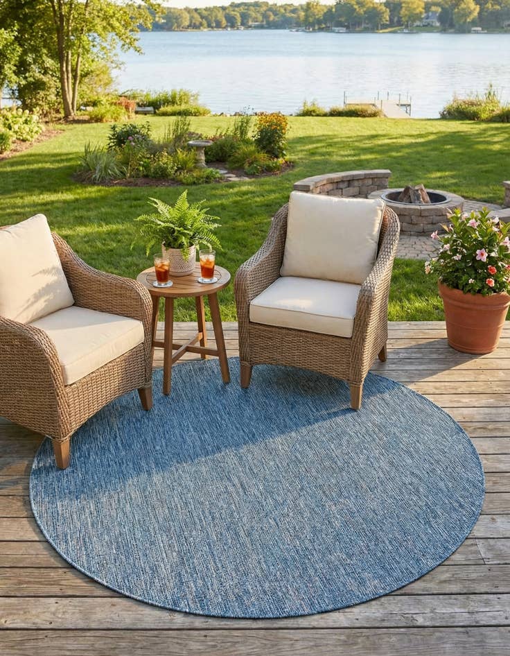 Detail image of 7' 10 x 7' 10 Washable Solid Indoor / Outdoor Round Rug