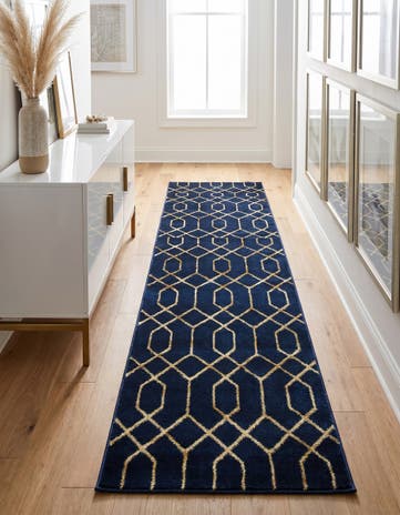 2' x 6' Marilyn Monroe&trade; Glam Trellis Runner Rug