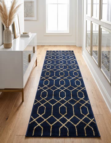 2' x 6' Marilyn Monroe™ Glam Trellis Runner Rug