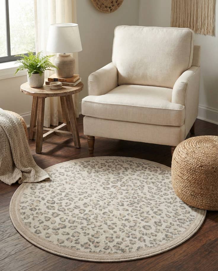 Detail image of 3' x 3' Savannah Round Rug