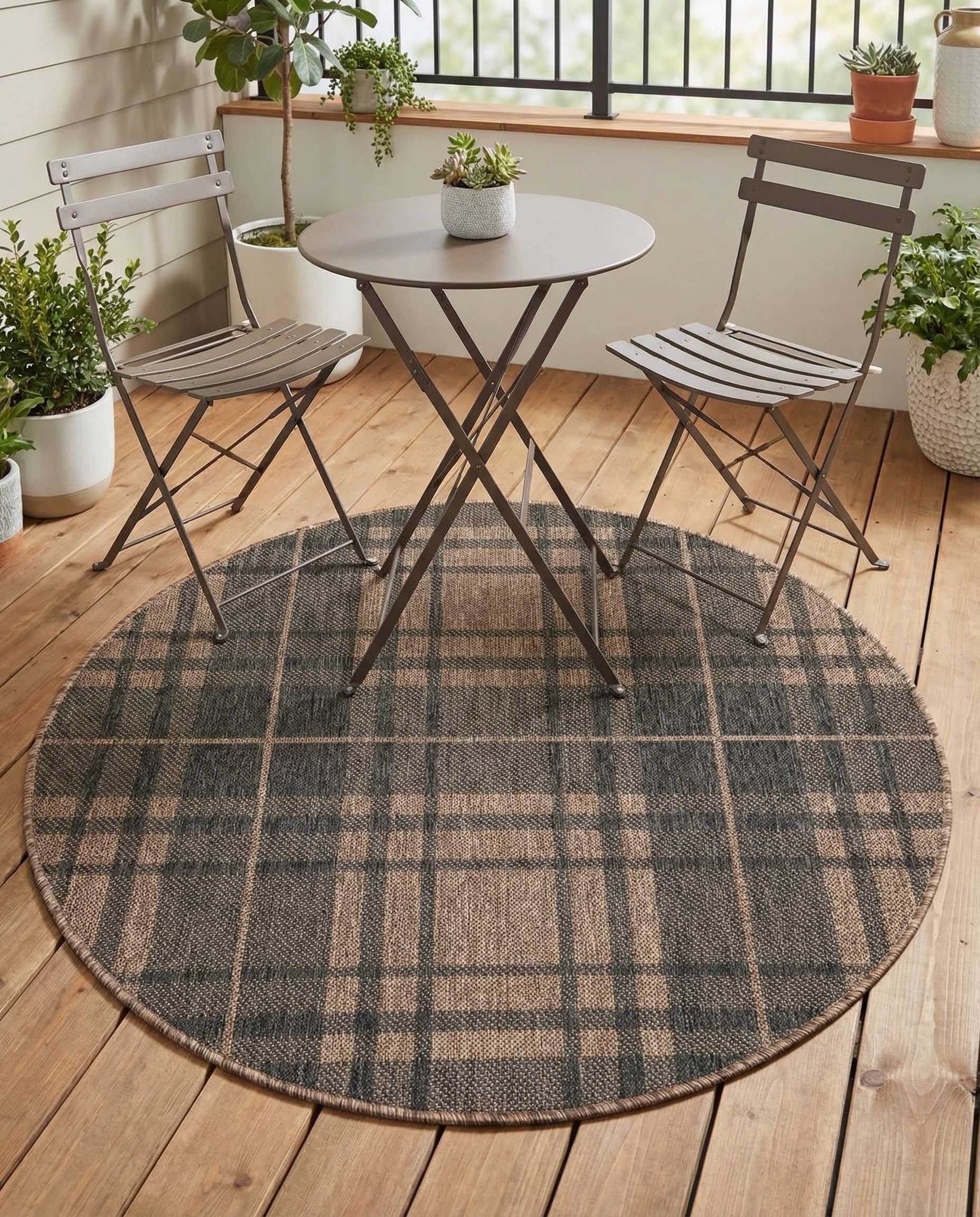 Primary image 4' x 4'  Washable Checkered Indoor / Outdoor Round Rug