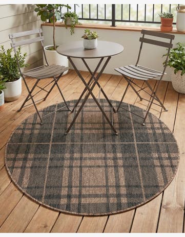 4' x 4' Easy-Clean Checkered Indoor / Outdoor Round Rug