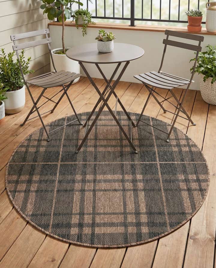 4' x 4' Easy-Clean Checkered Indoor / Outdoor Round Rug