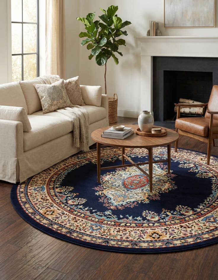 Detail image of 7' 10 x 7' 10 Mashad Design Round Rug