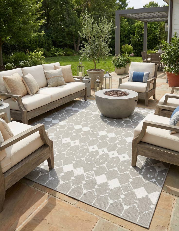 Detail image of 7' 10 x 7' 10 Washable Lattice Indoor / Outdoor Square Rug