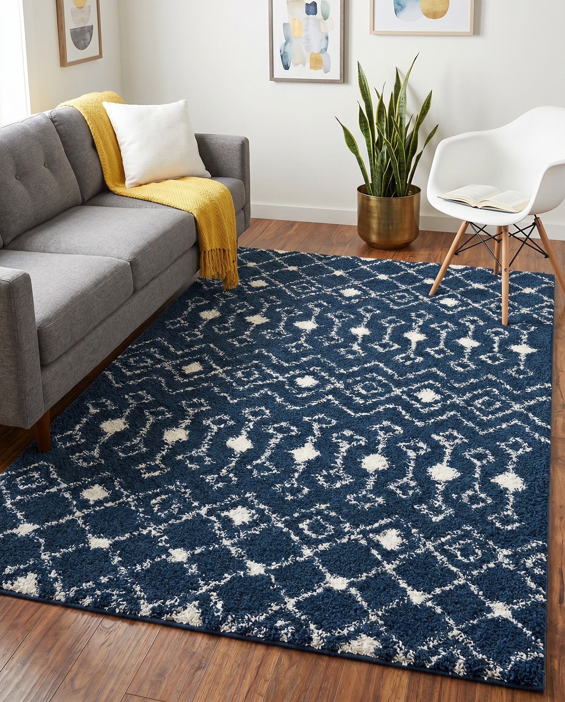 7' x 10' Moroccan Trellis Shag Rug